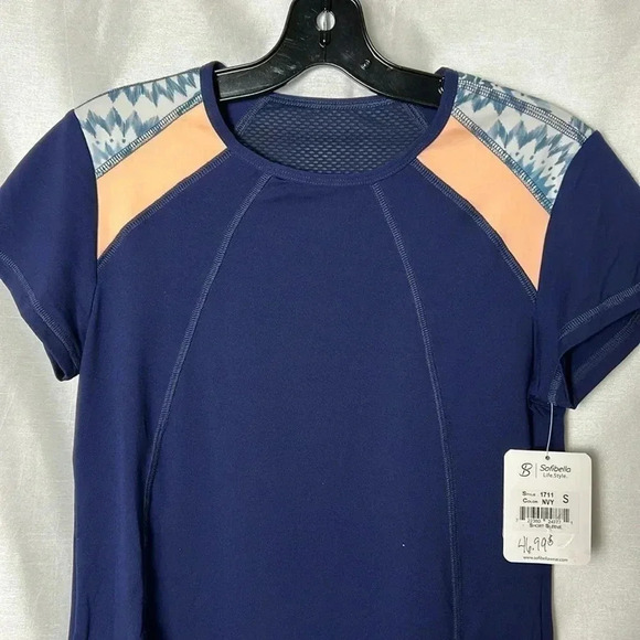 SOFIBELLA women blue activewear top, UV, mesh. Fitted ,crew neck ,  cap sleeves - Picture 3 of 12